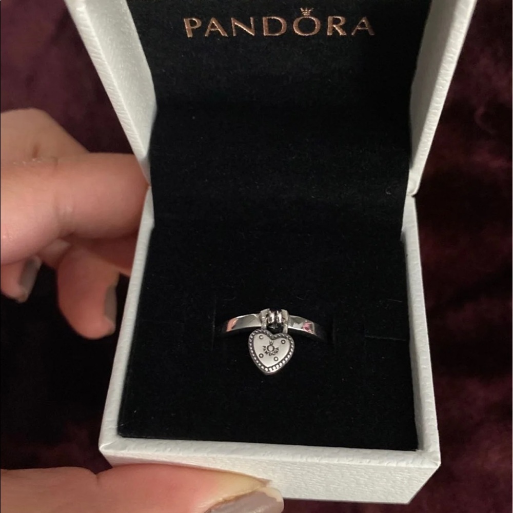 Pandora ring